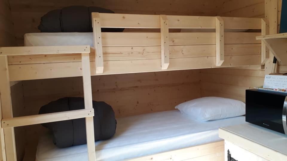 Camping De Nevers Exteriör bild