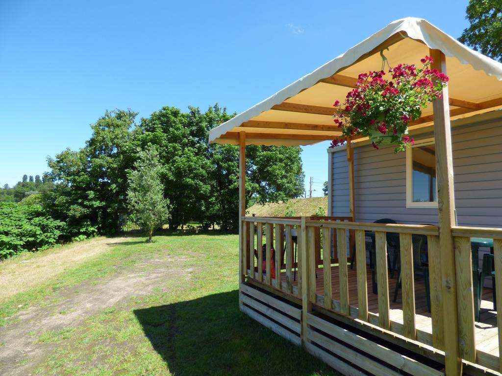 Camping De Nevers Exteriör bild
